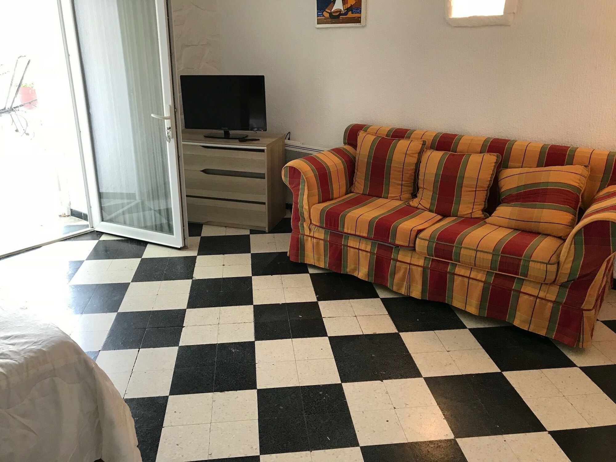 Auberge Des Garrigues Nîmes Buitenkant foto