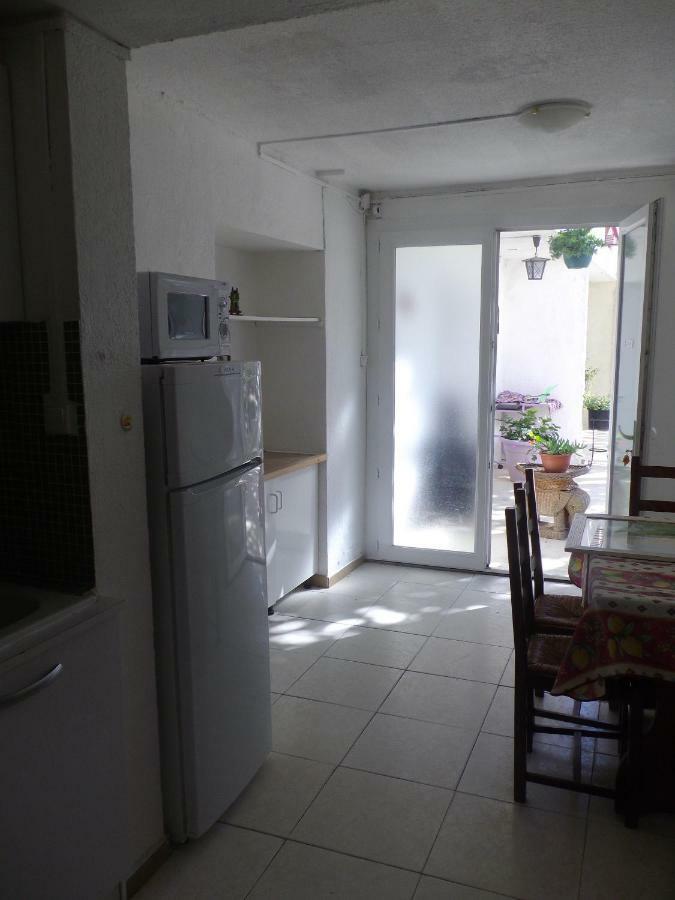 Auberge Des Garrigues Nîmes Buitenkant foto