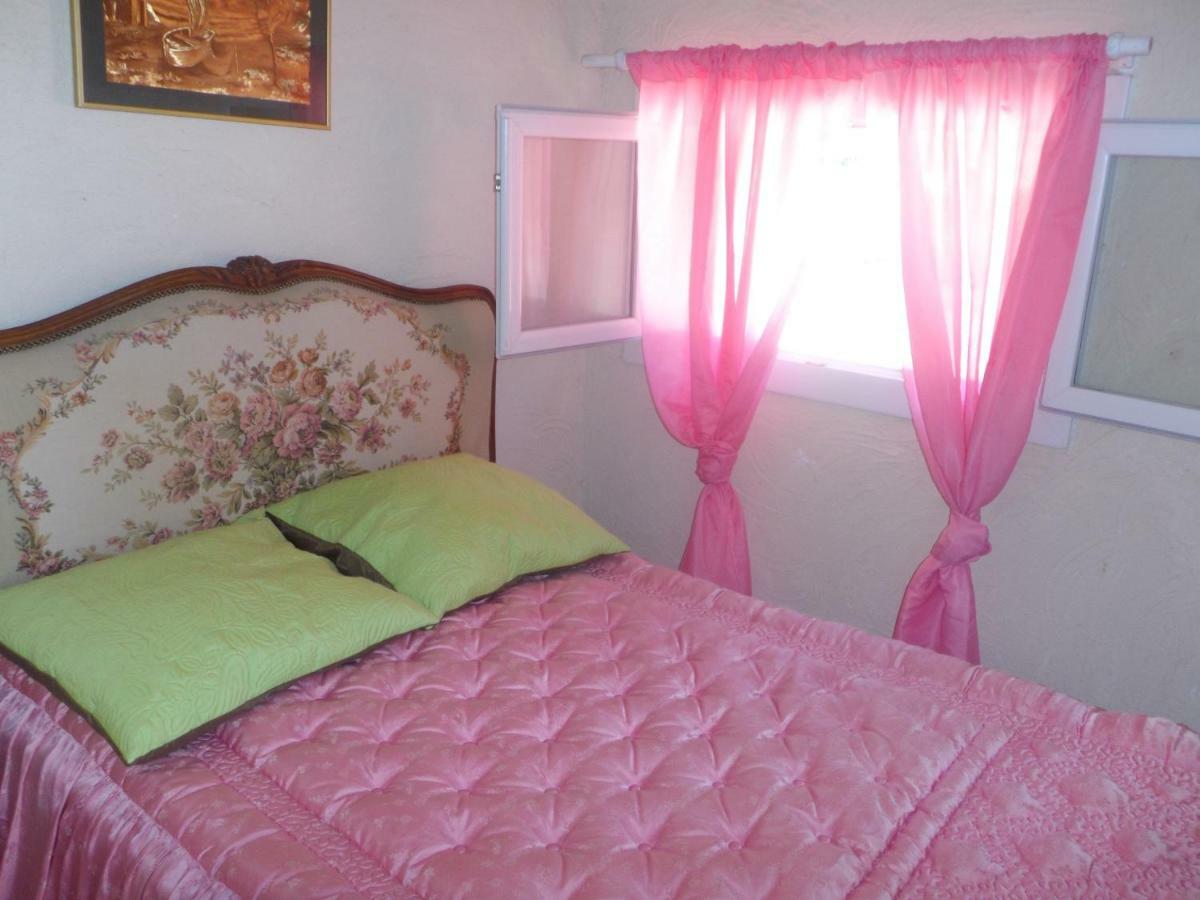 Auberge Des Garrigues Nîmes Buitenkant foto